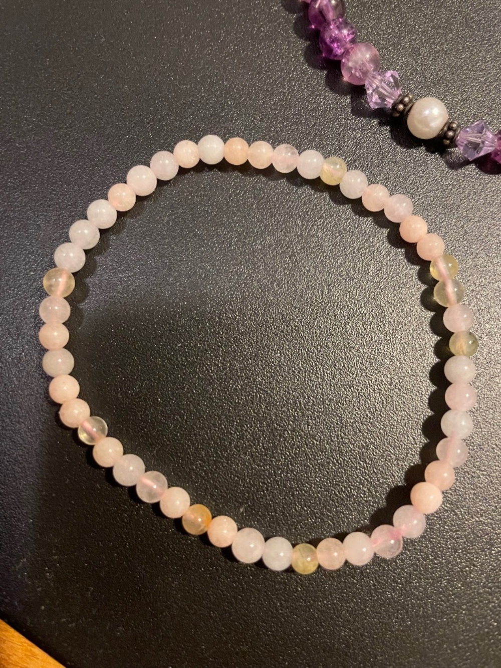 Glass bead pink bracelet